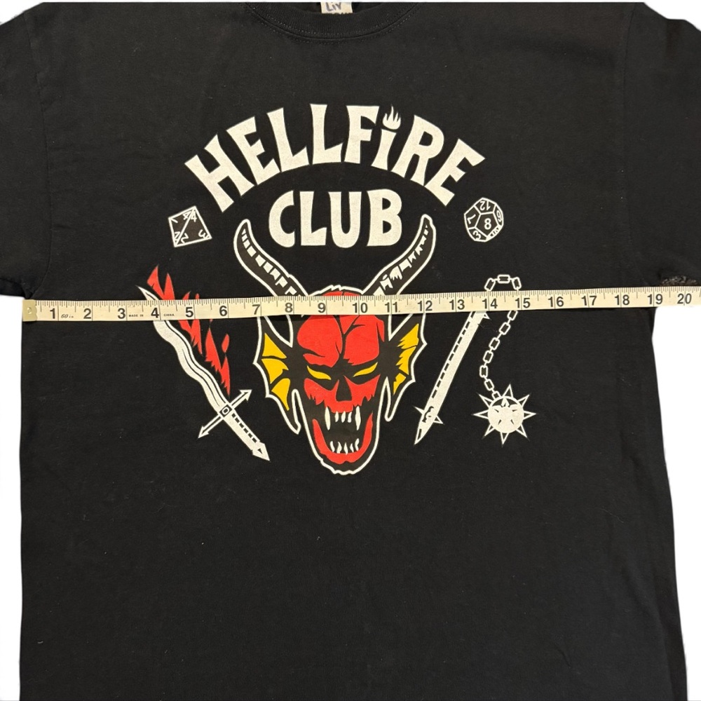 Stranger Things Hellfire Club Black T-Shirt Sz Medium - Hawkins High D&D - Picture 2 of 4